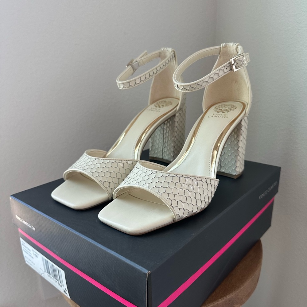 Vince Camuto Haydina Creme Lizard Embossed Leather Ankle Strap Dress Sandals